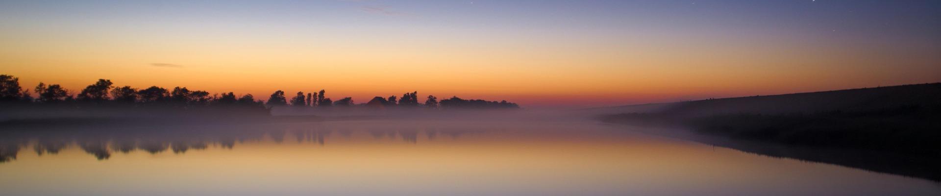 Bild-Nacht-See-blau-Orange-EvgeniT-Pixabay__COPY__COPY__COPY__31